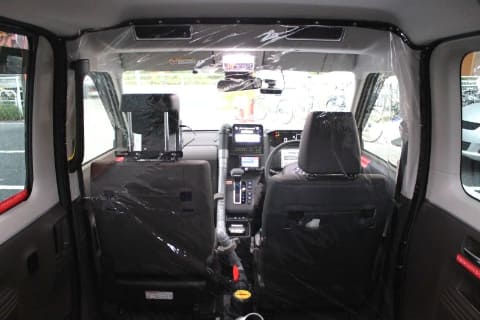 取付込、保証付、コロナ2020年2.2KW6畳用 新型コロナ軽症患者移送専用車（飛沫循環抑制車両）が完成しました