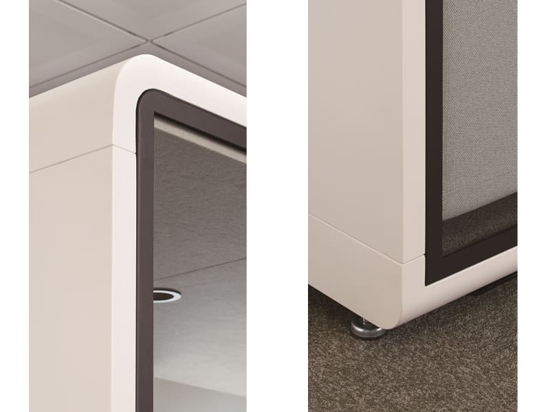 (左)上部コーナー、(右)下部コーナー