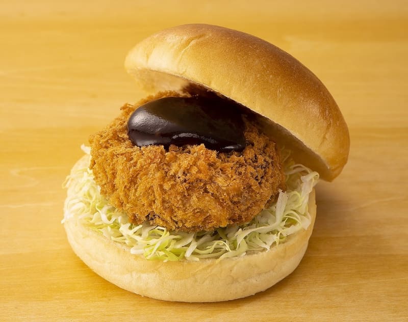 DAIZUMEATメンチカツのバーガー