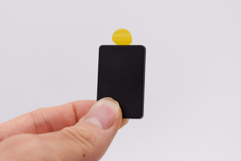 フィルムを引き出すと電源がオンに