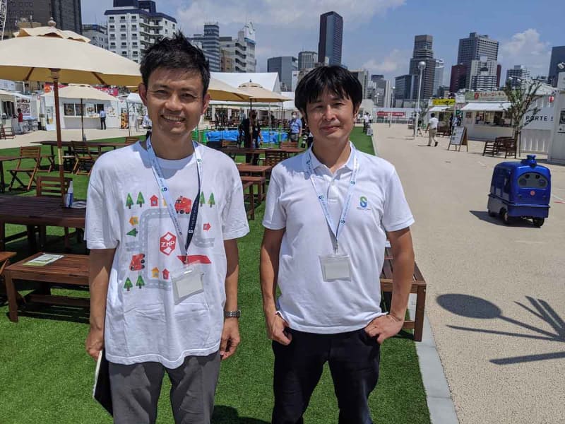 ZMP取締役事業部管掌の西村明浩氏(左)とJR東日本スタートアップ代表取締役の柴田裕氏(右)