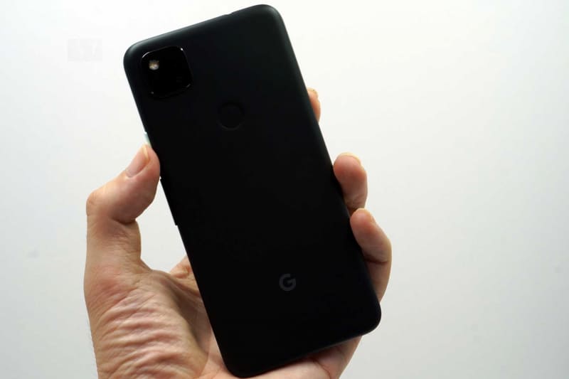 背面に指紋センサー