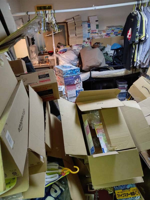 選別を始める前で、積みプラモなども買取に出す前の状態