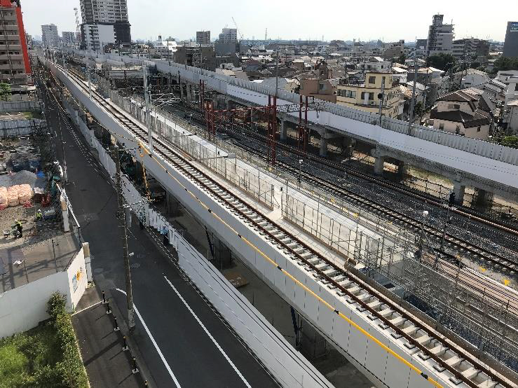 竹ノ塚駅付近の高架橋(施工中)