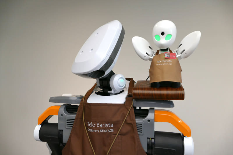 NEXTAGEの肩の上のOriHimeは藤田美佳子さんが操作