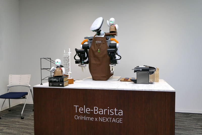 まずはロボットによるおもてなしを目指す