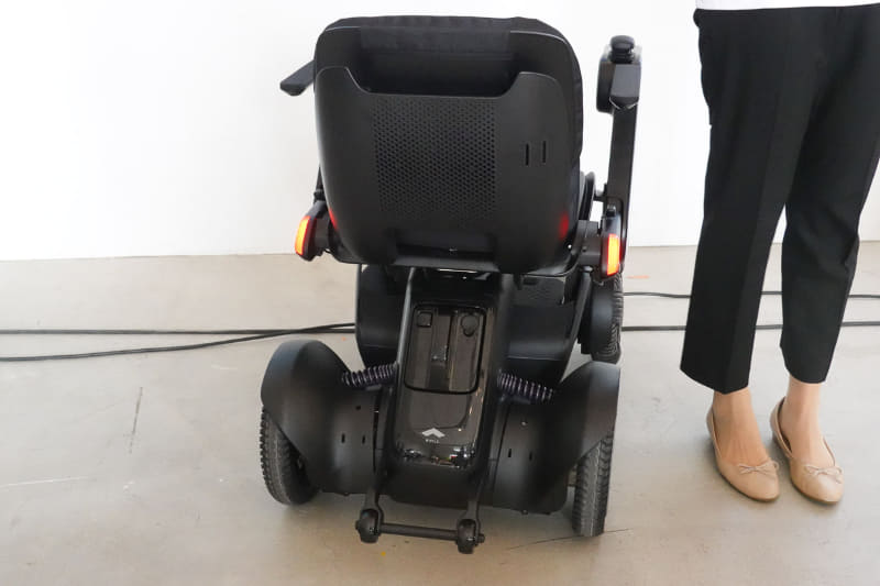 テールランプは左右の2カ所に