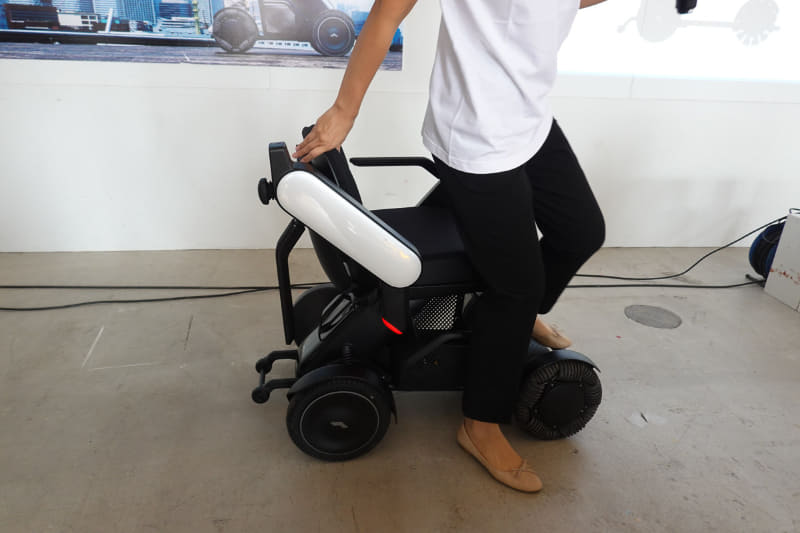 アーム部分を改善し真横から乗りやすくなった