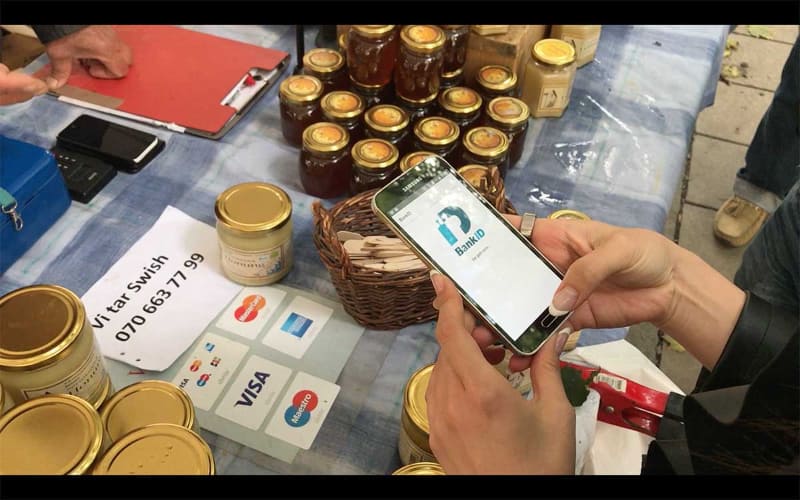 Swish送金の最中にBankIDの認証画面が起動するところ