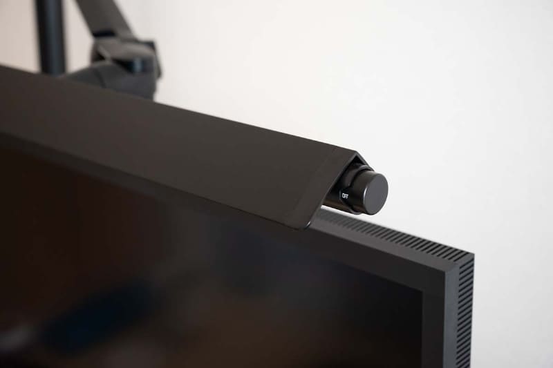 シェードの右側にあるロータリースイッチ