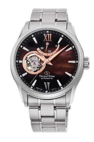 ORIENT STAR、白蝶貝ダイヤルのセミスケルトン。「空を映す海