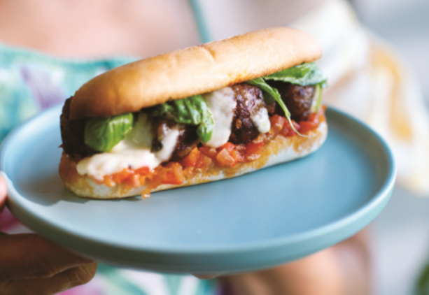  オードブル：唐辛子を効かせたプラントボールのサンドイッチ