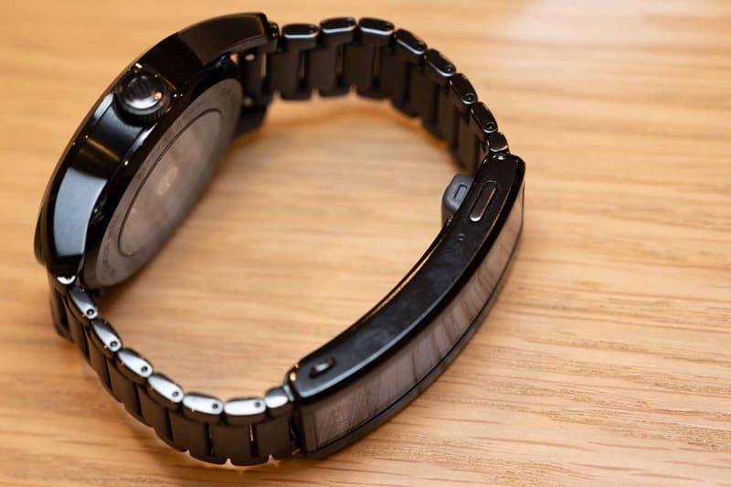 市販の時計と組み合わせたイメージ。ヘッドは對馬氏の私物