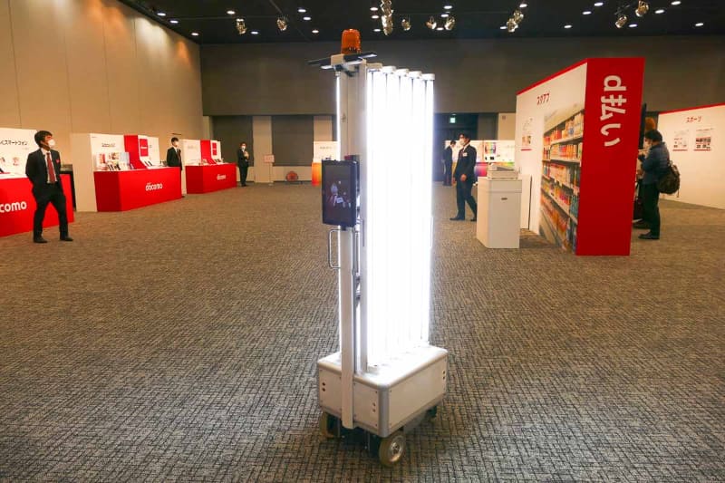 スマートロボティクス「殺菌灯搭載ロボット」
