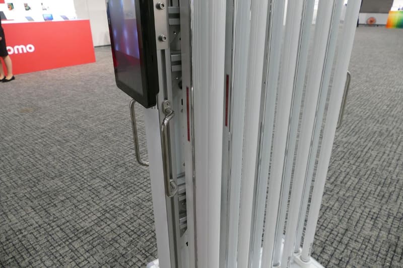 ロボットにつけられたハンドルは現場からの要望に応えたもの。