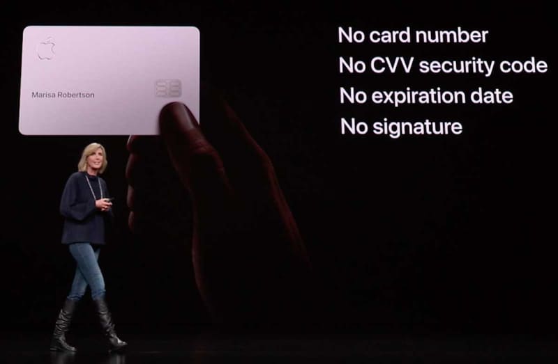 2019年3月のスペシャルイベントで発表されたApple Card。クレジットカードにおける名前以外のすべての表記(さらにいえば国際カードブランドのロゴの表面表記も含む)を排除したシンプルなデザインが特徴