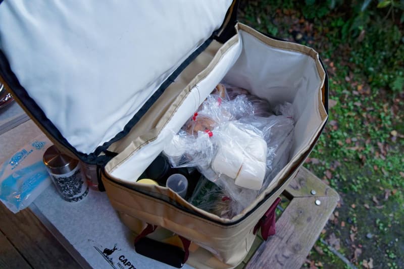 BBQセット付きのプランで、肉などの食材が大量。家族4人では食べきれないほどだった