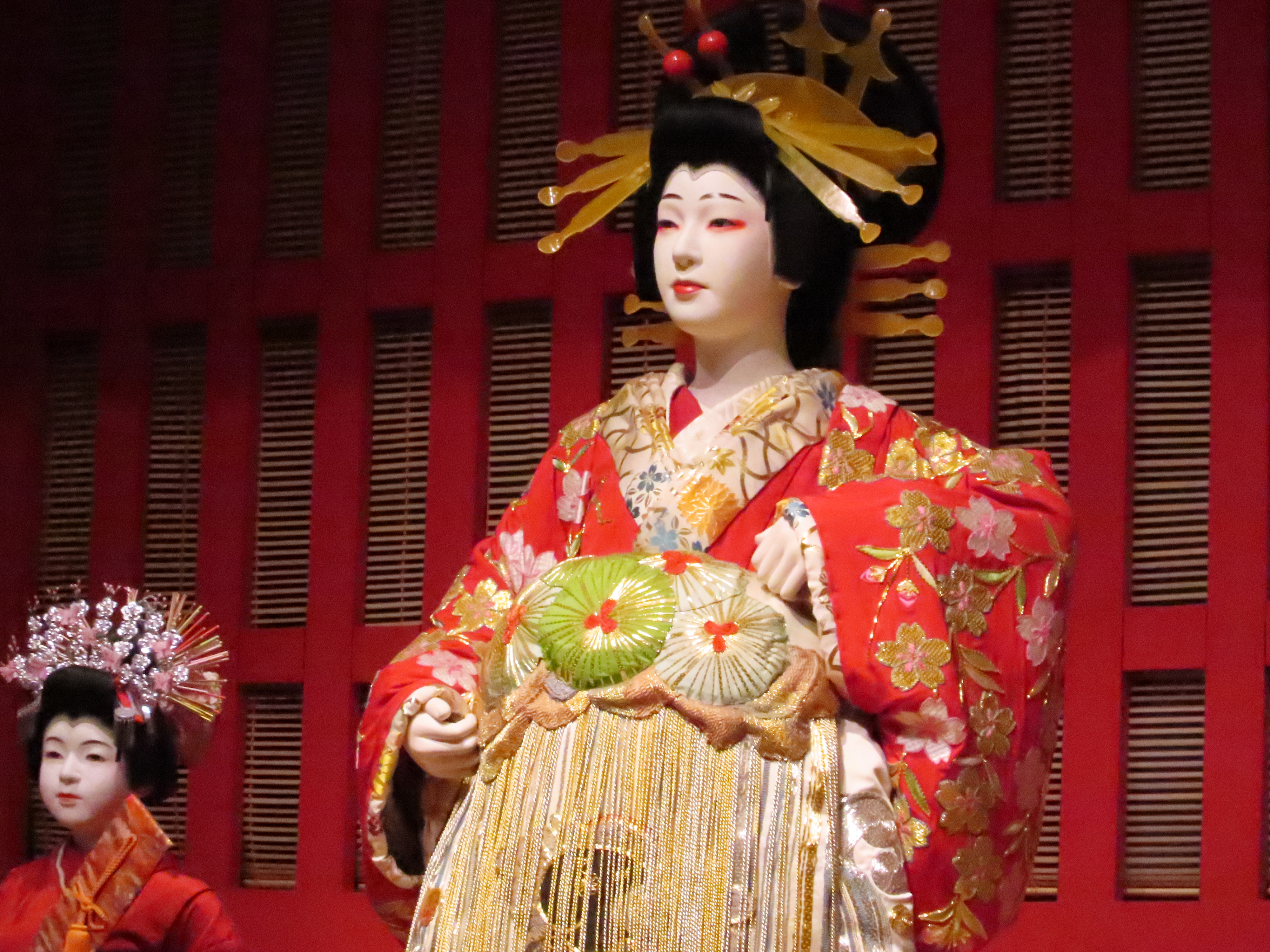 室内で100mmで撮影(ISO 3200)