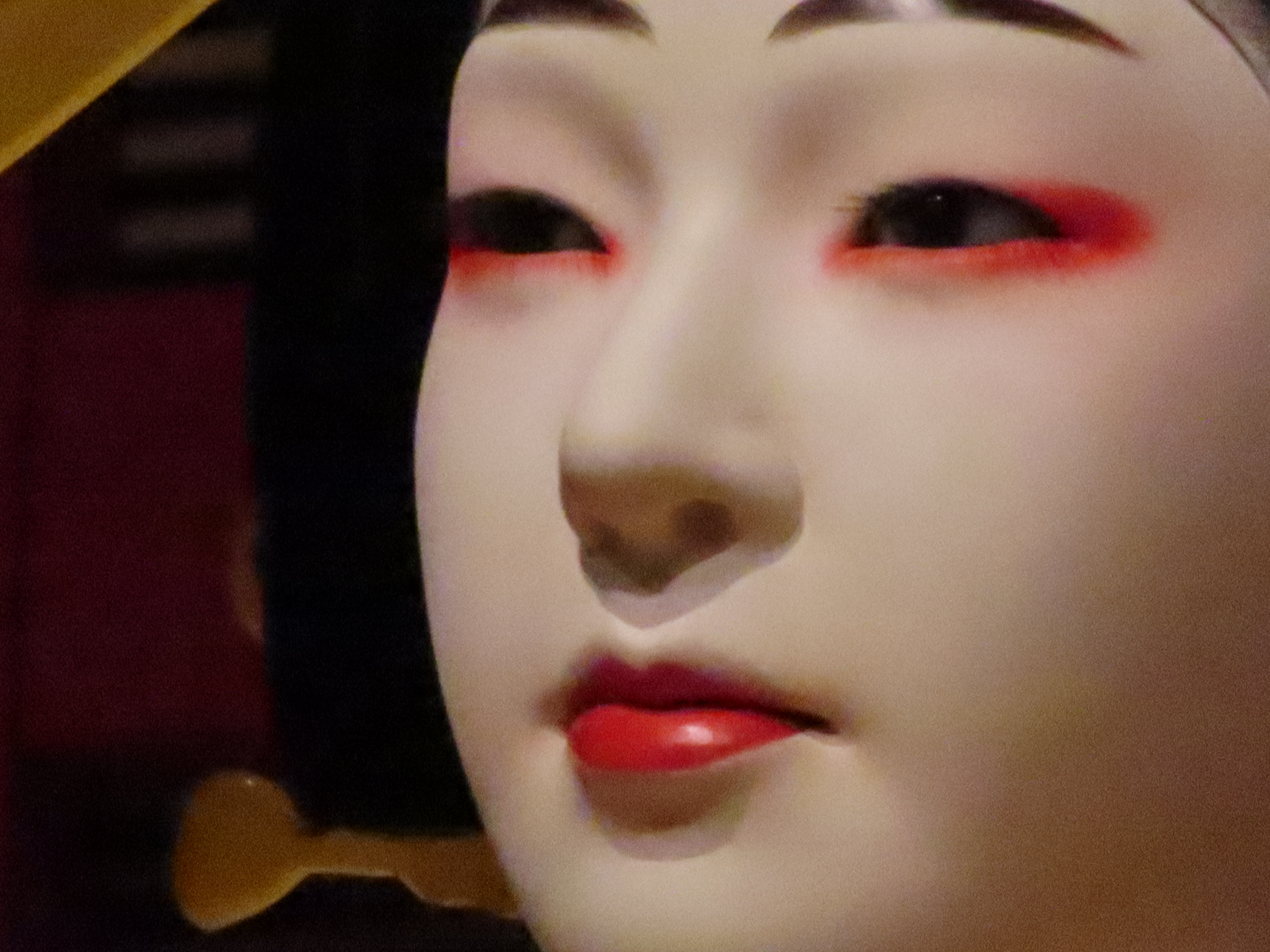 室内で800mm(デジタルズーム)で撮影(ISO 3200)