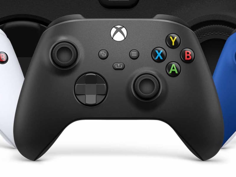 マイクロソフトのXboxコントローラー。現在はPCでもデファクトスタンダードになっている。配列は左から「A」「B」「X」「Y」。