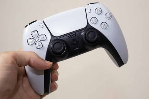 PS5のボタンはなぜ「×で決定」に変わったのか【西田宗千佳の