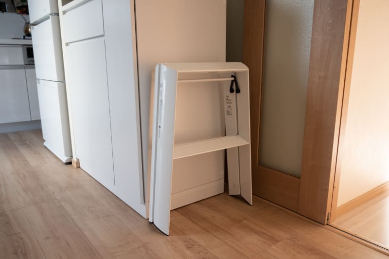 折りたたんで無造作に置いても大工道具のような目立ち方をしない