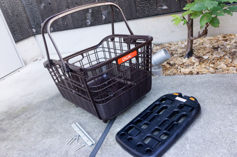 スーパーの買い物カゴそっくりのOGK「フリーキャリーシステム用スライドバスケット」