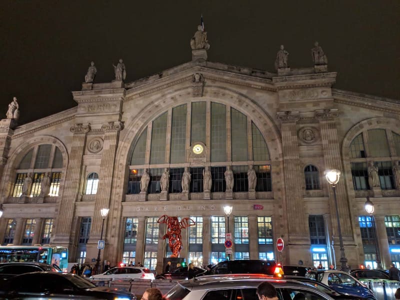 スマートフォン1台あれば世界中自由に移動できる世界を望みたい