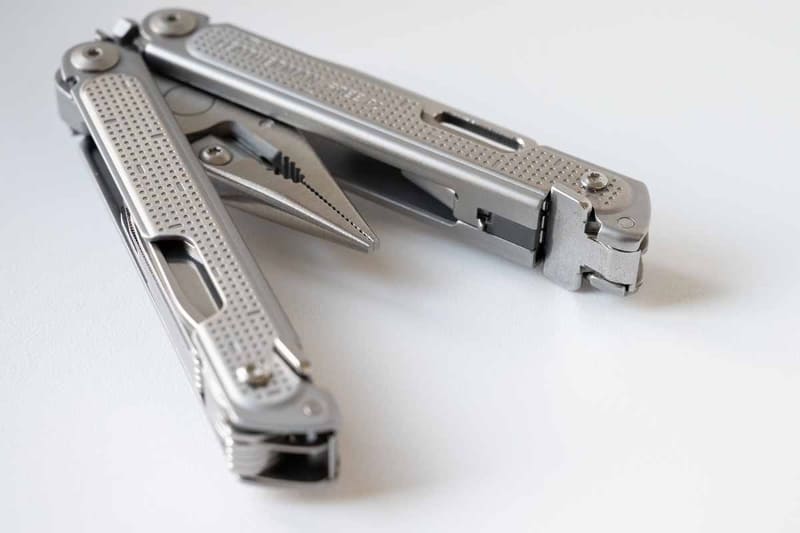 マグネットで閉じているため、ハンドルはスムーズに回転