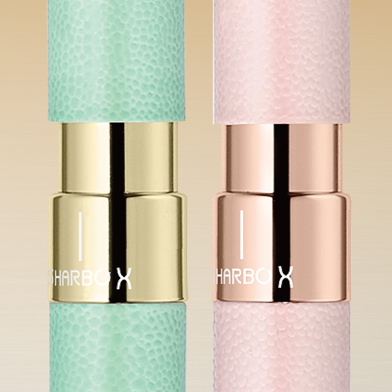 革の質感を表現したレザー塗装