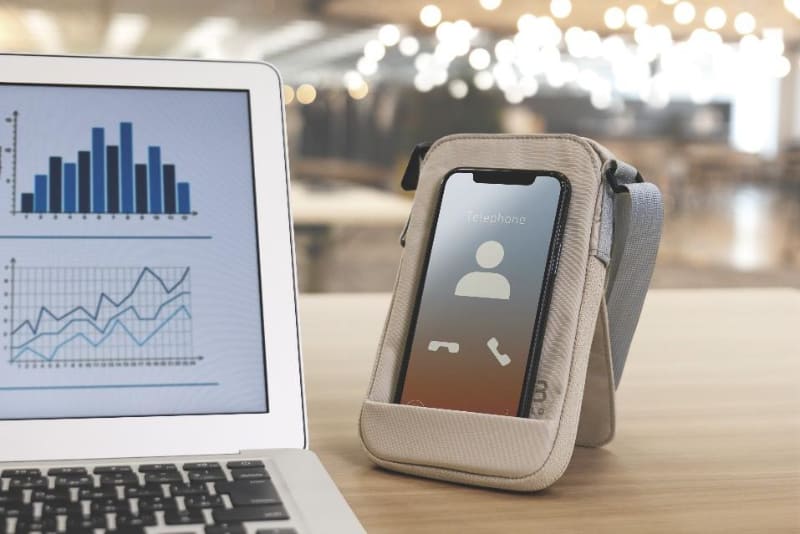 スタンドフォンポーチ