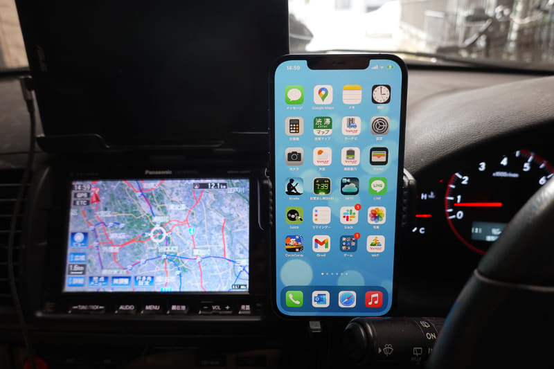 セットするだけで充電される