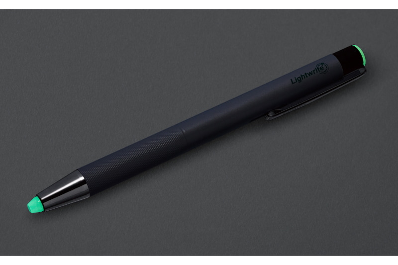 新たに蓄光パーツを内蔵し暗い場所でも見つけやすくした