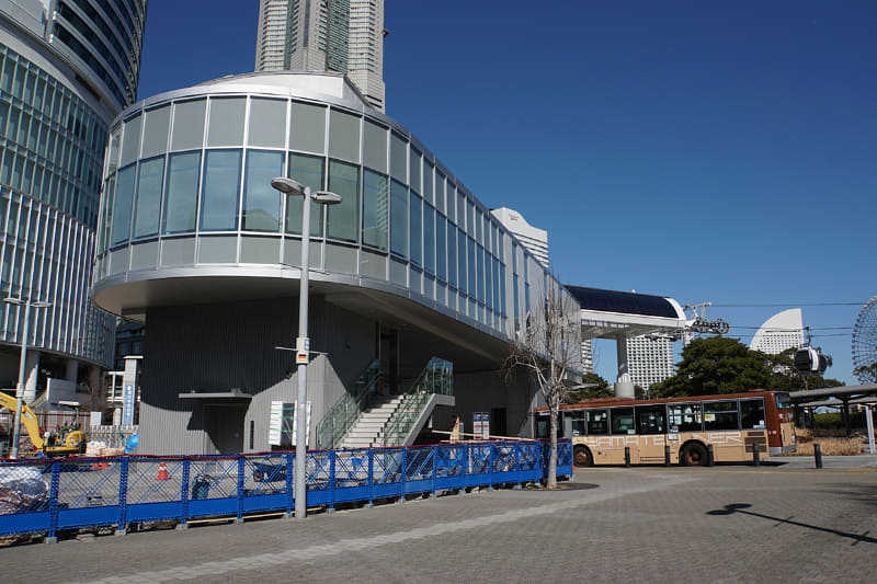 桜木町駅前のロープウェイ駅舎