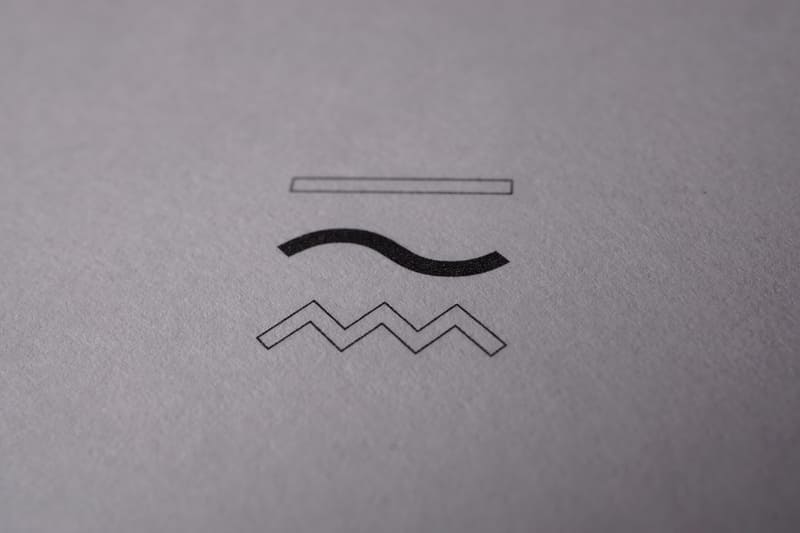 さらさらの紙を近接撮影