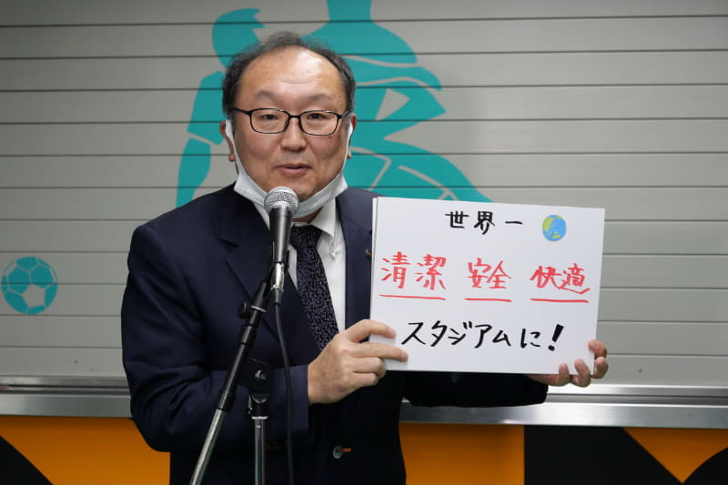 ジャイアンツ×東京ドーム DXプロジェクトについて説明する、読売巨人軍 代表取締役社長の今村司氏