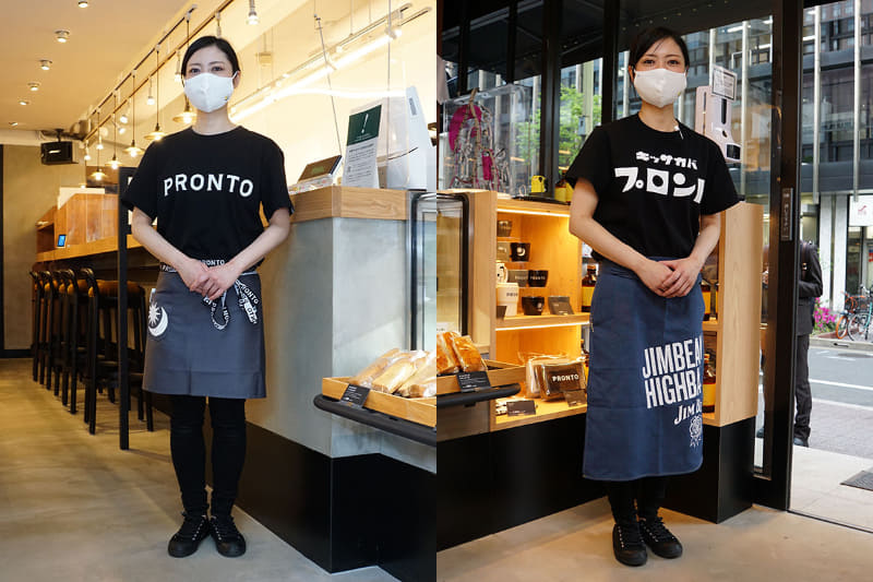 カフェのユニフォーム(左)とキッサカバのユニフォーム(右)