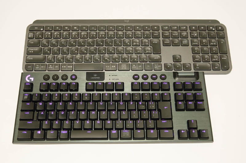 KX800(上)と比べても小さいです