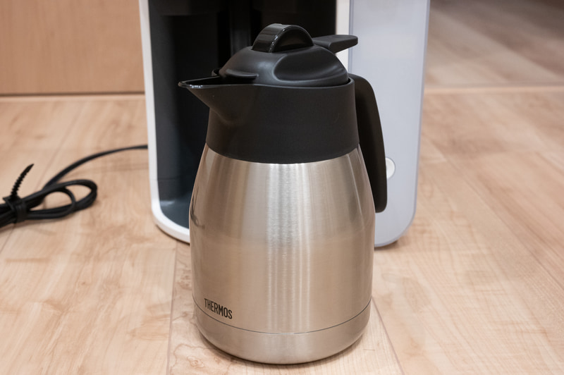 抽出したコーヒーは真空断熱ポットに直接入ります