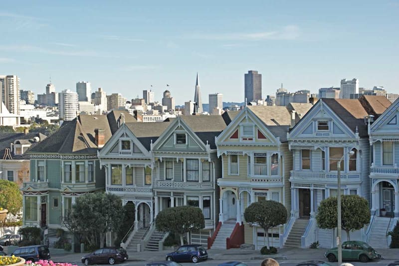 アラモスクエアから“Painted Ladies”を前にサンフランシスコ市内を臨む