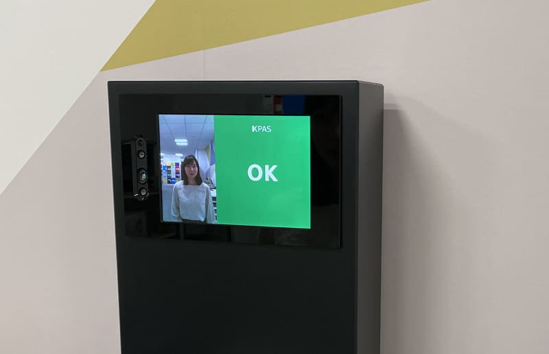 顔認証機(顔認証後の画面)