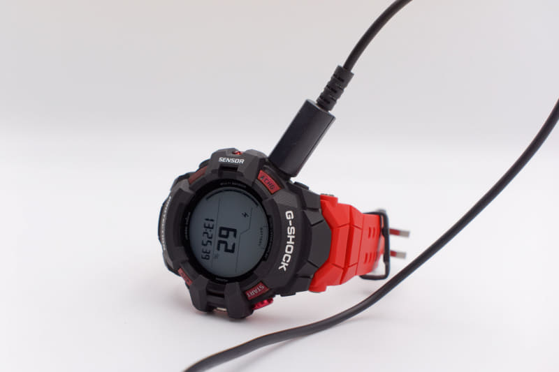 マグネット式で脱着は楽ちん