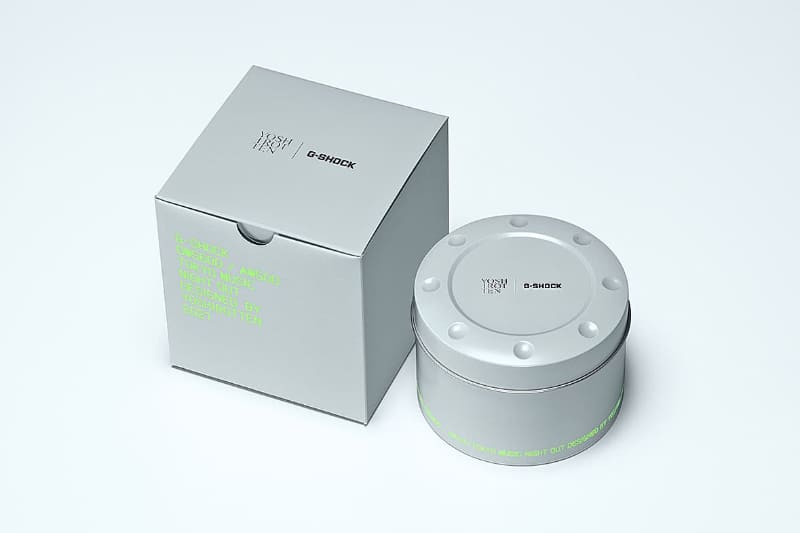 パッケージは蓄光仕様。