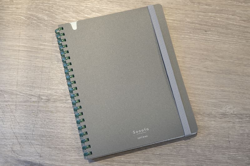 コクヨ「ソフトリングノート Sooofa」(748円)