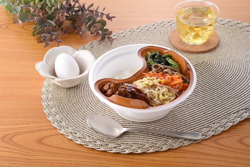 とろーり半熟たまごのビビンバ丼、498円