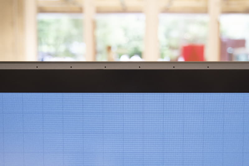 カメラが作動していない時は収納される