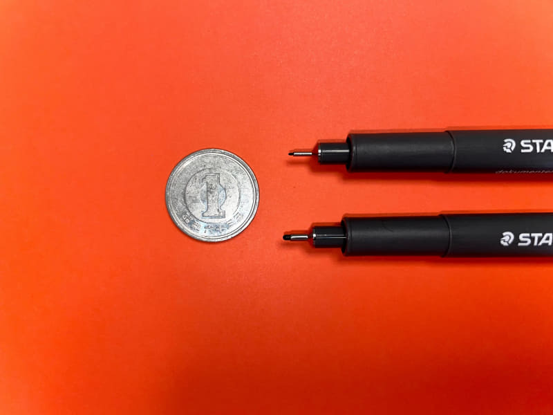 上：ピグメントライナー0.1mm／下：同0.5mm