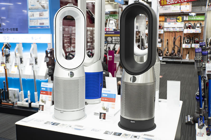 ヒーター機能を備えたダイソン Pure Hot＋Cool HP07(81,400円)。サイズは248×248×764mm(幅×奥行×高さ)