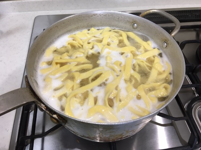 パスタというよりは讃岐うどんの風情