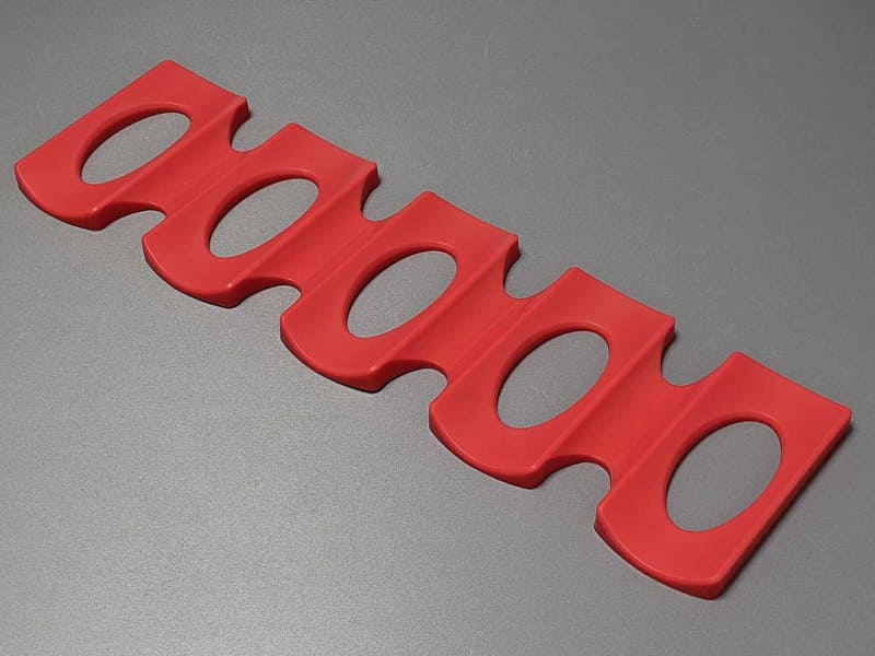 本体外観。5つのレールを横に連結した構造